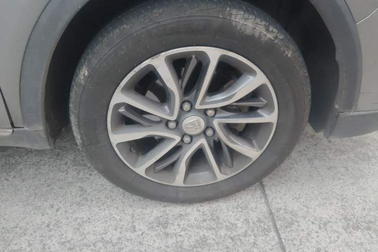 Used Baojun 730 2017 1.5T DCT Flagship Model 7 Seats China V Emission Standard Right Front Wheel Hub