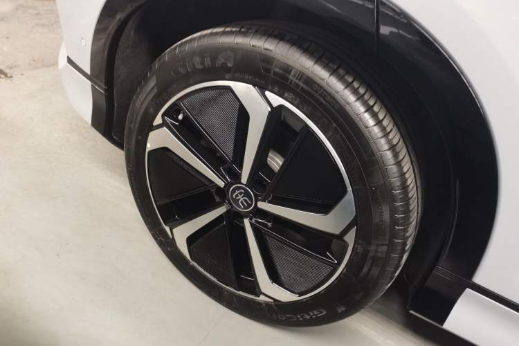 Used BYD Song L EV 2025 Intelligent Driving Version 662 km LiDAR Excellence Edition