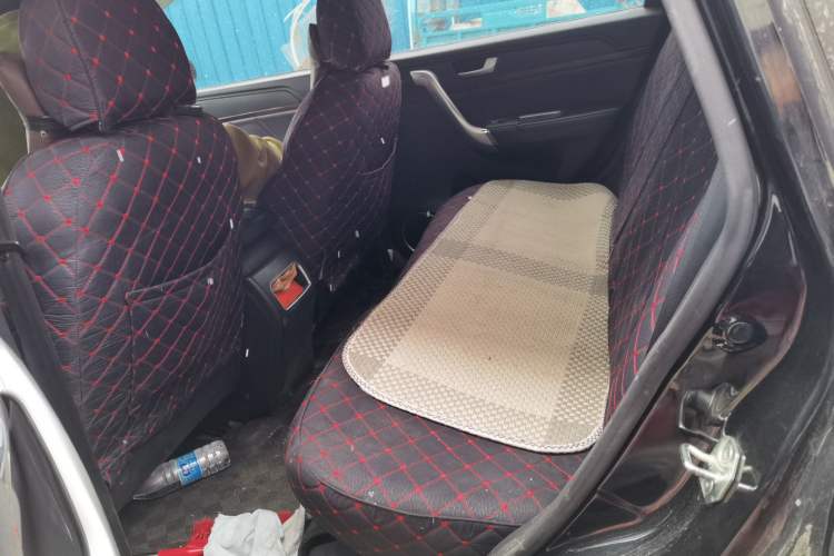 Used Haval H6 2015 Revised Version Sport Edition 1.5T Manual Transmission Two-Wheel Drive Elite Grade Left Rear Seat