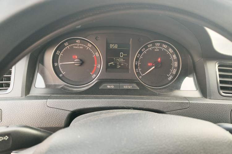 Used Skoda Rapid Spaceback 2016 Revised Version 1.4L Manual Front-Drive Edition