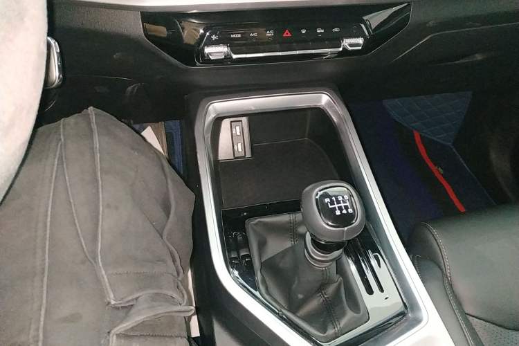 Used Wuling Jiachen 2022 1.5L Manual Light Comfort Edition