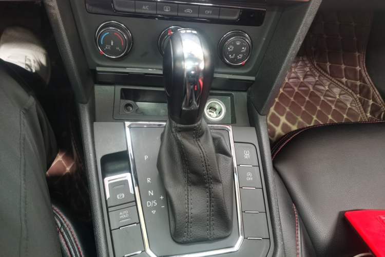 Used Volkswagen Lamando 2019 230TSI DSG Fashion Edition China V Standard