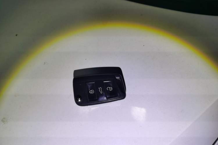 Used Volkswagen Golf 2016 1.6L Manual Fashion Edition Vehicle Key