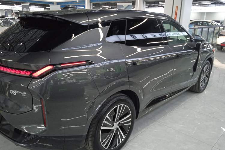 Used Lynk & Co 08 EM-P 2025 120km Long-Range Halo