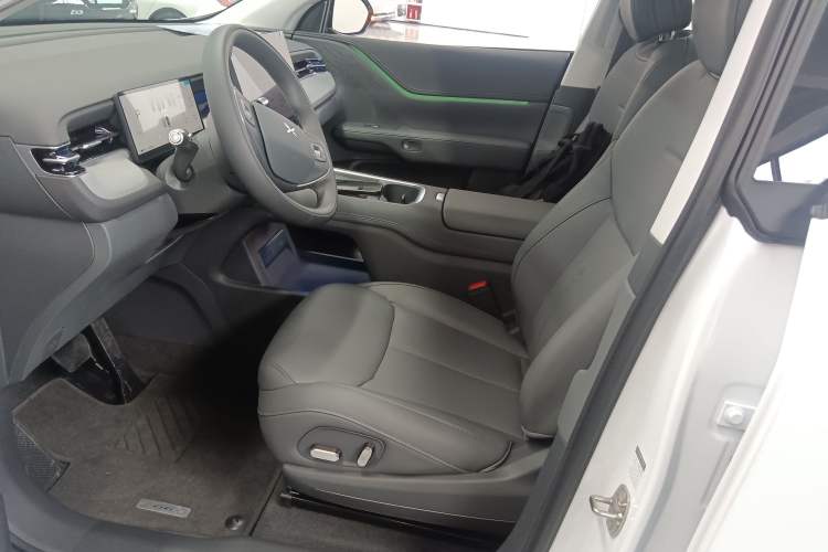 Used XPeng G6 2025 625 Long-Range Max Tech Edition Left Front Seat