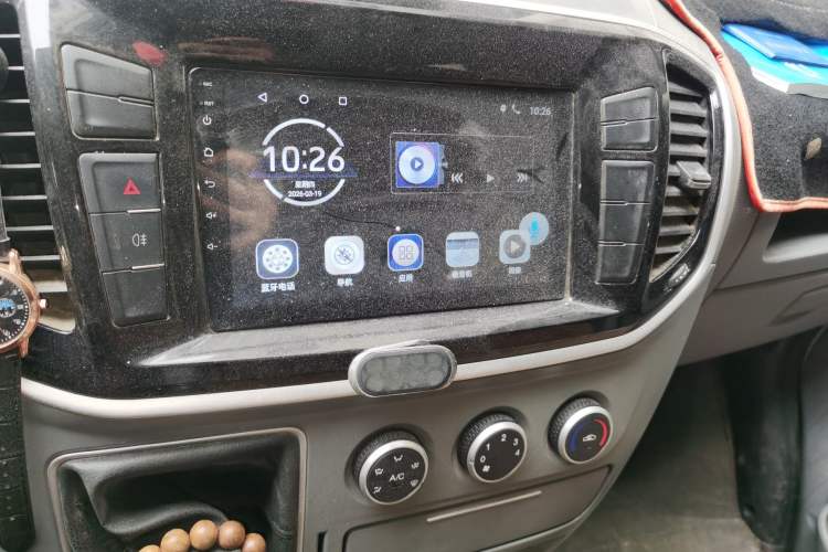 Used SAIC MAXUS Xintu V80 2020 2.5T Manual Classic City Delivery King Short Wheelbase Mid-Roof Design 2/3 Seats