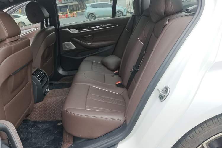 Used BMW 5 Series 2021 Facelifted 530Li Leading Edition M Sport Package Left Rear Seat