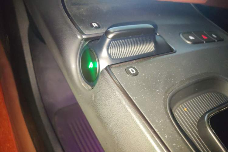 Used Nio ET5 2025 75 kWh Gear Lever