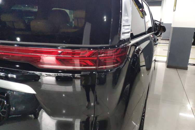 Used Denza D9 2025 DM-i Intelligent Drive 1020 Four-Wheel Drive Prestige Model