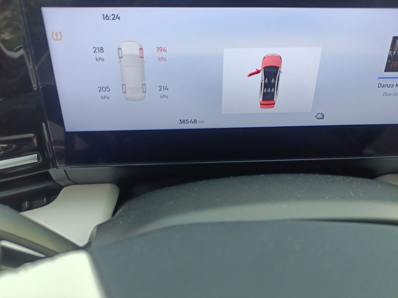 Geely Galaxy L6 2023 125km MAX — снимка 9