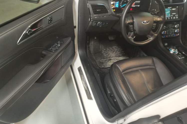 Used Ford Taurus 2017 EcoBoost 245 Fashion Edition
