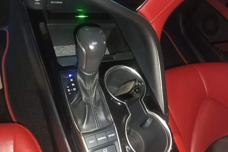 Used Toyota Camry 2019 2.5S FENGSHANG Version China VI Standard Gear Lever