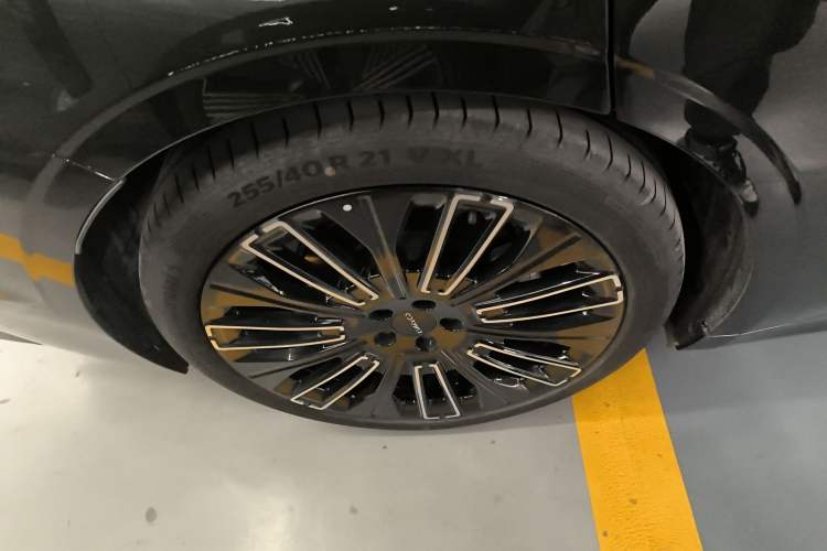 Used Lynk & Co Lynk & Co 10 EM-P 2025 Model 240 All-Wheel Drive Ultra—Sport Edition