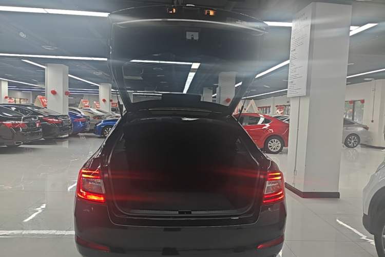 Used Skoda Octavia 2017 1.6L Automatic Smart Drive Edition
