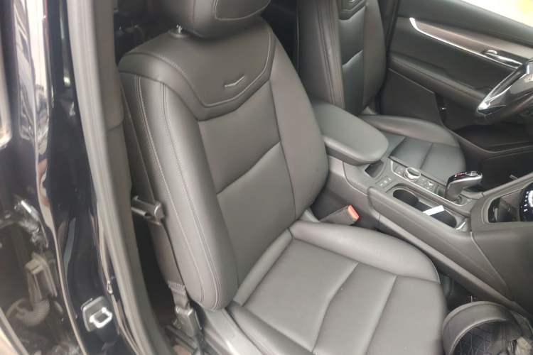 Used Cadillac XT6 2020 28T Six-Seater Fashion Edition Right Front Seat