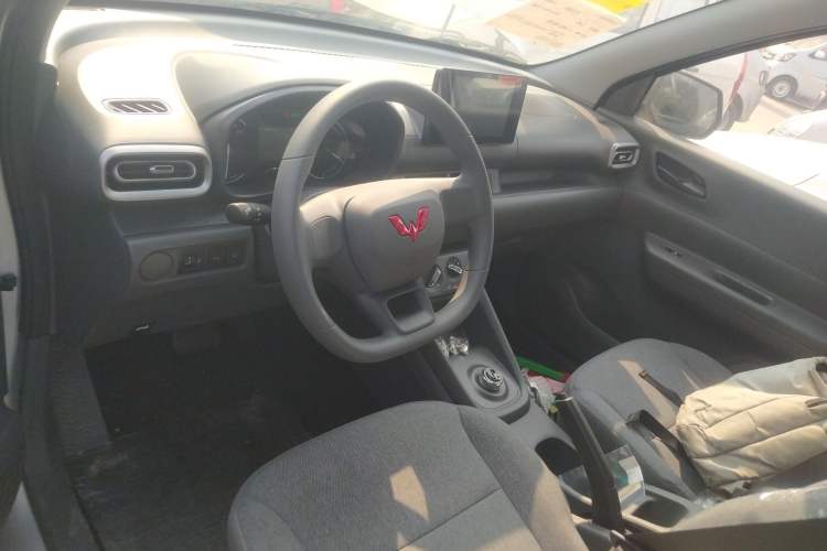 Used Wuling Hongguang New Energy 2024 All-Electric Model 300KM Standard Version
