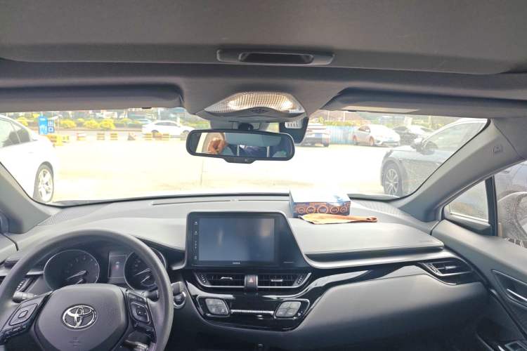 Used Toyota IZOA 2020 2.0L Yi Xiang CARE