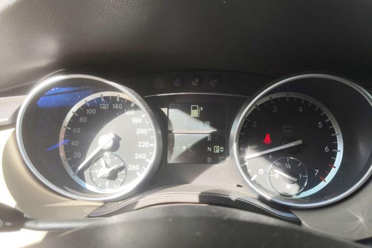 Used Mercedes-Benz R-Class 2015 R 320 4MATIC Luxury Model