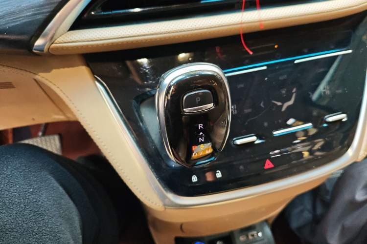 Used Buick GL8 2020 ES Land Cruiser 653T Luxury Model
