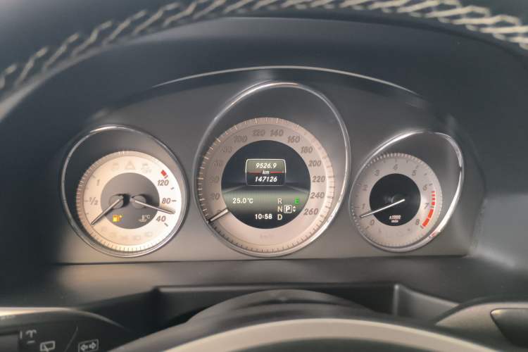 Used Mercedes-Benz GLK-Class 2013 Facelift GLK 300 4MATIC Fashion Edition Instrument Cluster