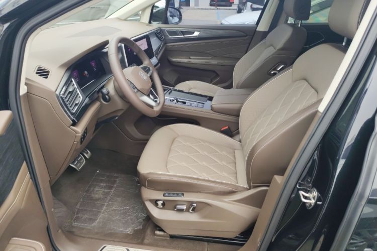 Used Volkswagen Viloran 2024 380TSI Premium Edition
