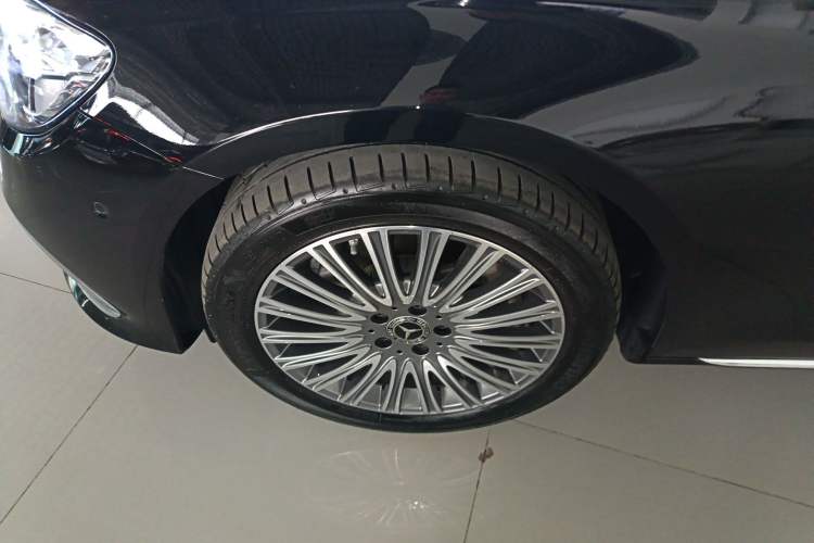 Used Mercedes-Benz E-Class 2023 Updated E 300 L Fashion Edition
