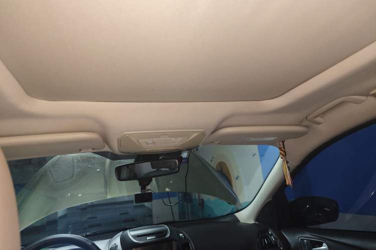 Used Ford Kuga 2013 1.6L GTDi Two-Wheel-Drive Trend Model Headliner