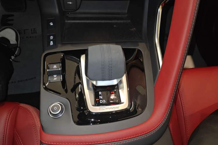 Used Jaguar E-PACE 2024 All-New R-DYNAMIC S Sport Edition Gear Lever