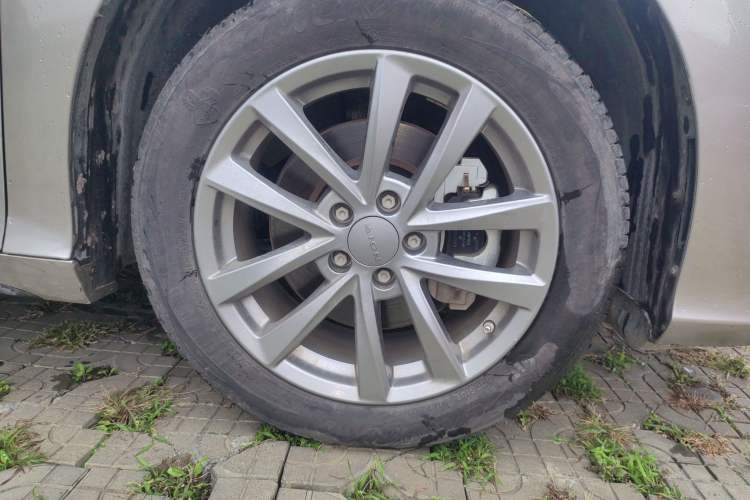 Used AION S 2023 Meizu 580 Lithium Iron Phosphate Right Front Wheel Hub