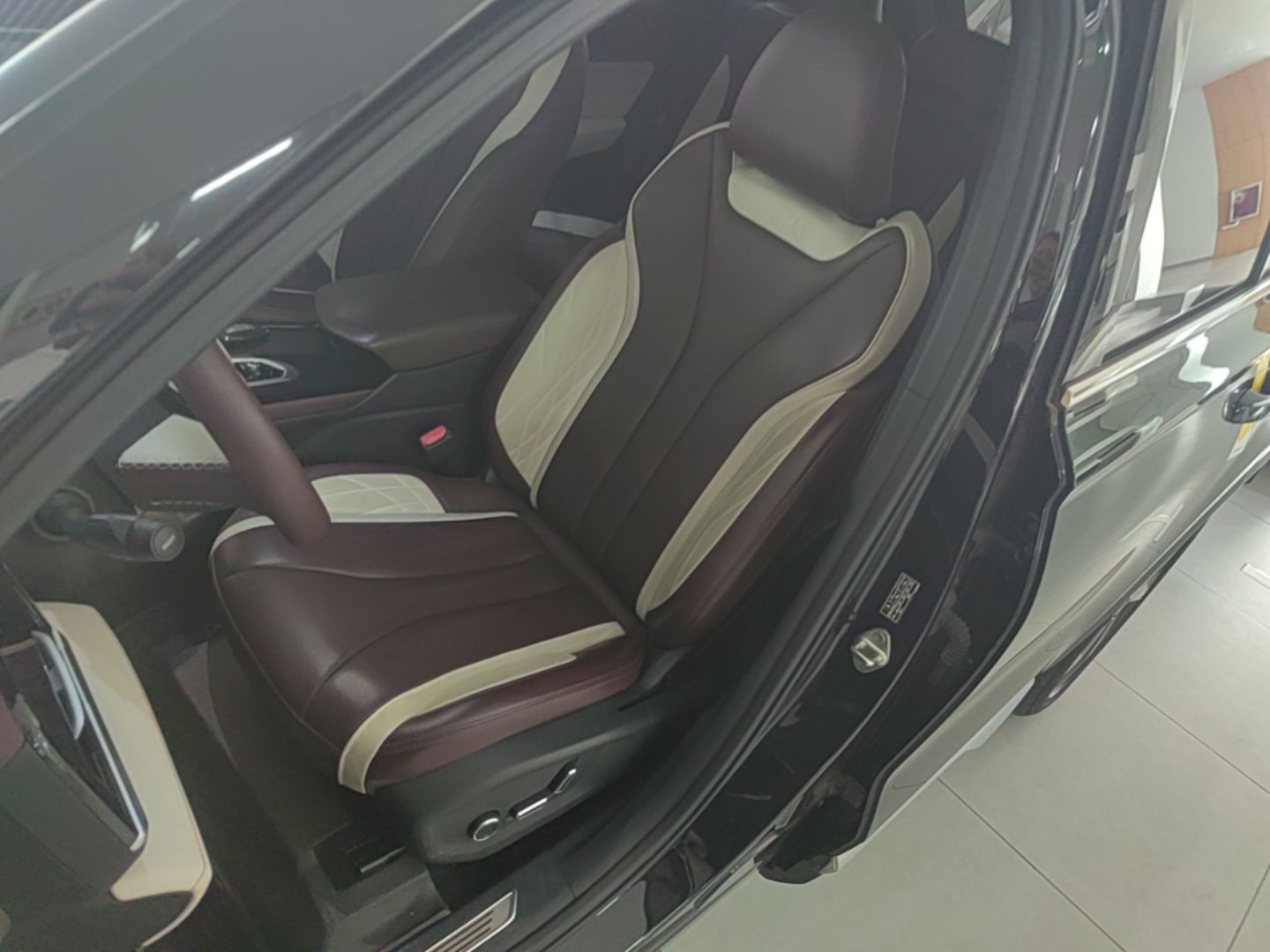 Geely Auto Monjaro L 2024 2.0TD High-Power Automatic Two-Wheel Drive Yunqi Version — снимка 17