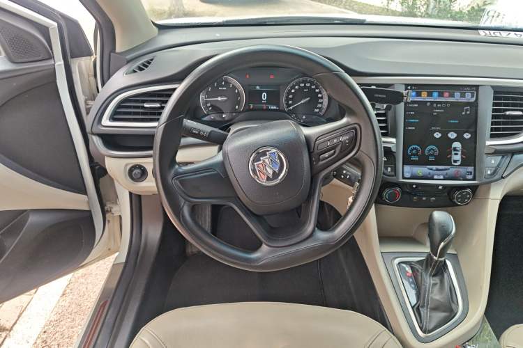 Used Buick GT 2017 15N Automatic Elite Version Steering Wheel
