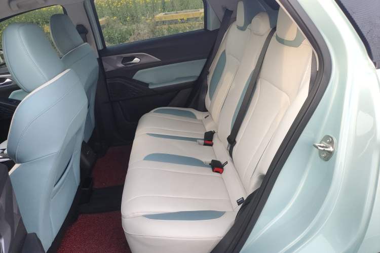 Used Geometry E Firefly 2024 301km Starlight
