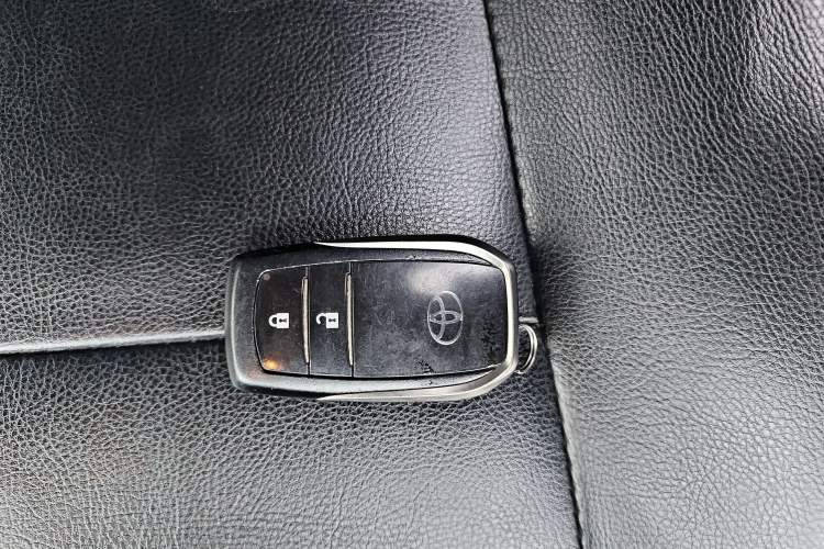 Used Toyota RAV4 2018 2.0L CVT Two-Wheel Drive Fashion X Edition Vehicle Key