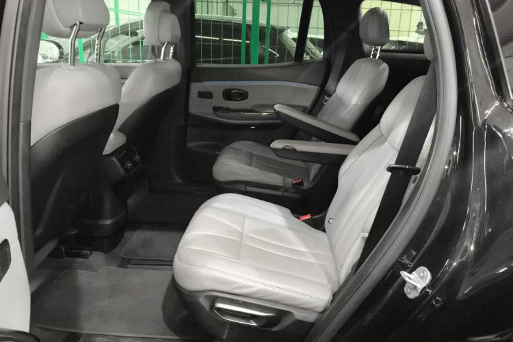 Used Nio ES8 2020 580 km Range Six-Seater Version Left Rear Seat