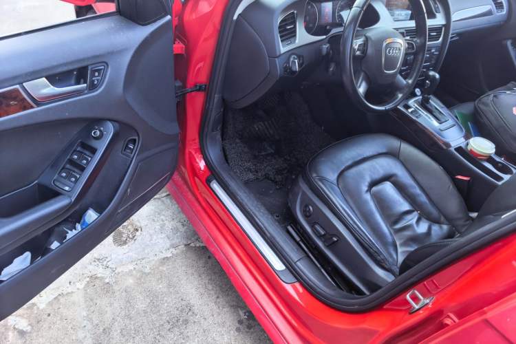 Used Audi A4L 2012 2.0 TFSI automatic Comfort trim level