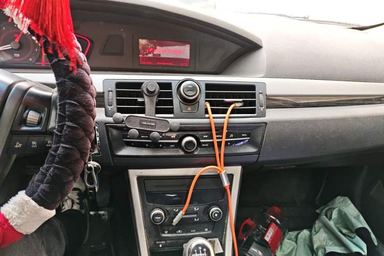 Used Roewe 550 2013 Classic Edition 550 1.8L Manual Luxury Model Audio And AC Panel