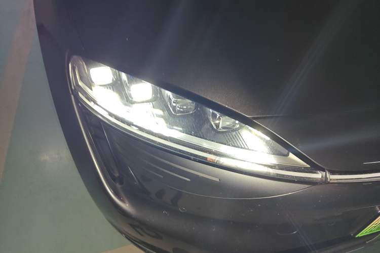 Used Hima Luxeed R7 2024 All-Electric 802 km Max