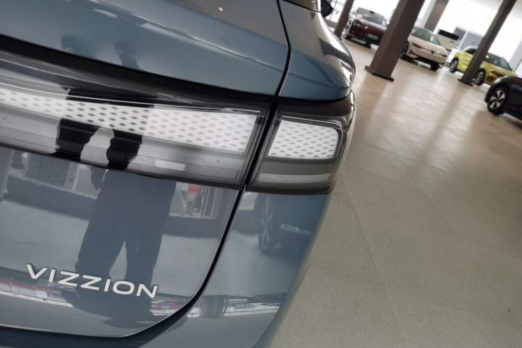 Used Volkswagen ID.7 VIZZION 2024 PRO Model Right Rear Taillight