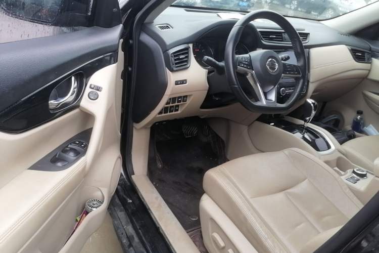 Used Nissan X-Trail 2017 2.5L CVT Luxury Edition 4WD
