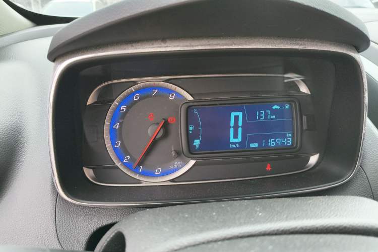 Used Chevrolet Trax 2016 1.4T Manual Two-Wheel Drive Comfort Version with Sunroof Instrument Cluster