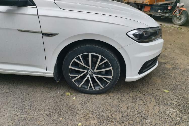 Used Volkswagen Lavida 2018 280TSI DSG Luxury Edition China V Standard Right Front Wheel Hub