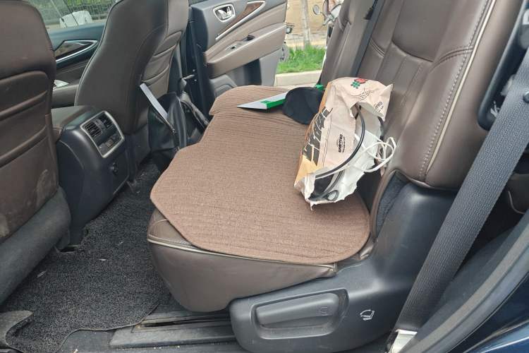 Used Infiniti QX60 2016 2.5 S/C Hybrid Two-Wheel-Drive Excellence Edition China V Standard Left Rear Seat