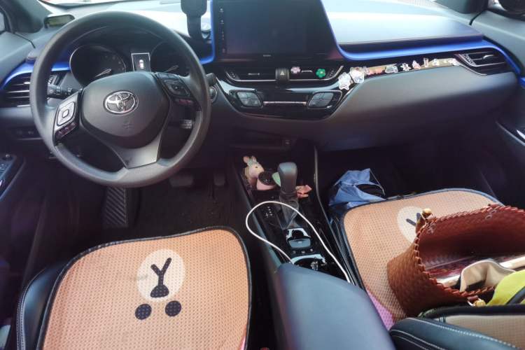 Used Toyota IZOA 2021 2.0L Yixing Version Center Console