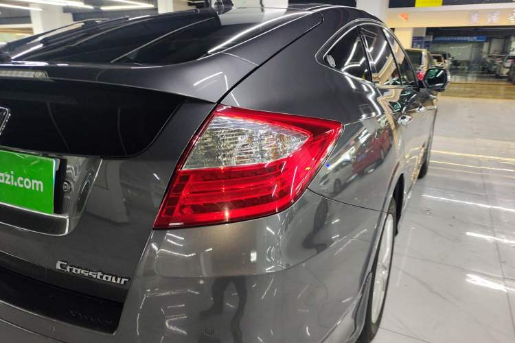 Used Honda Crosstour 2014 2.4L Luxury Edition
