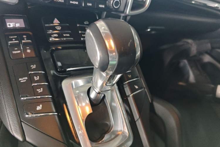 Used Porsche Cayenne 2016 Cayenne Platinum Edition 3.0T Gear Lever