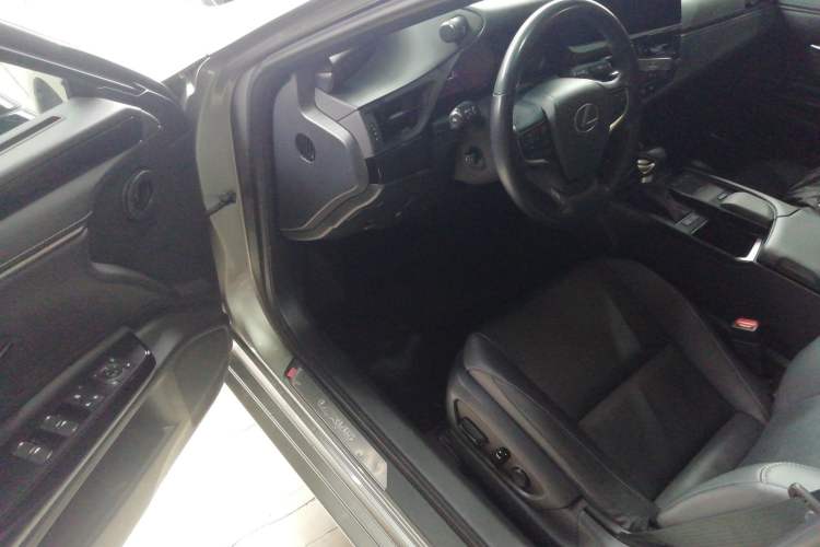 Used Lexus ES 2021 260 Excellence Edition