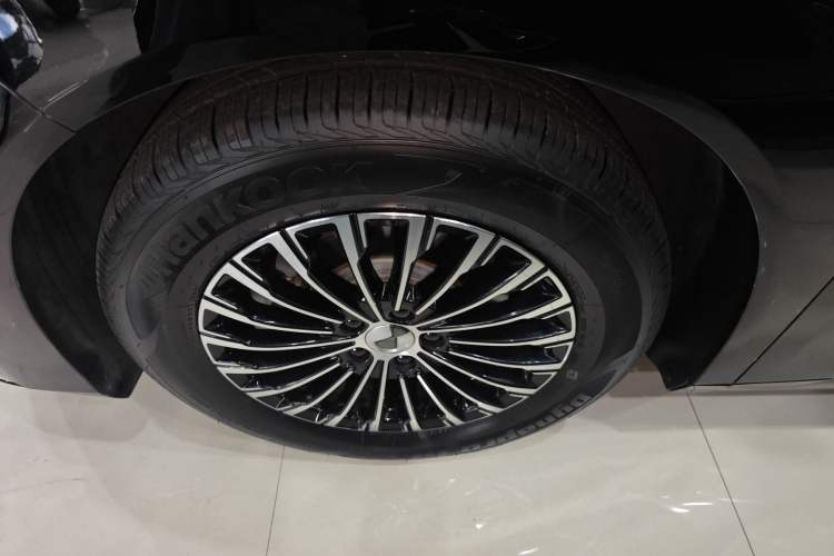 Used Denza D9 2022 EV 600 Four-Wheel Drive Flagship Model