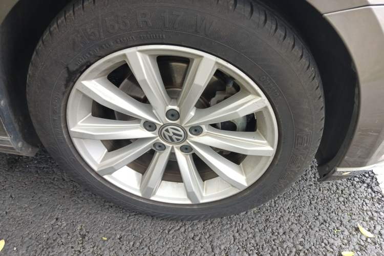 Used Volkswagen Magotan 2017 330TSI DSG Leading Model
