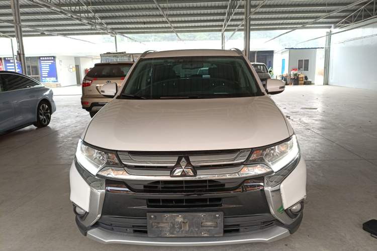 Used Mitsubishi Outlander 2018 2.0L Two-Wheel Drive Glory Edition 5 Seats