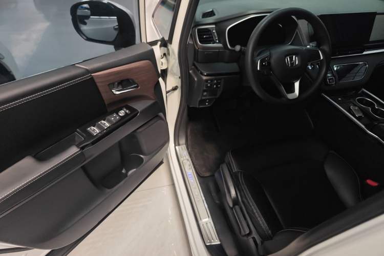 Used Honda Odyssey 2024 2.0L eHEV Sharp & Enjoy Edition